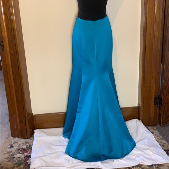 David’s Bridal turquoise mermaid skirt, 4 - Picture 2 of 5